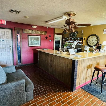 Four Horsemen Motel Pilot Point Bagian luar foto